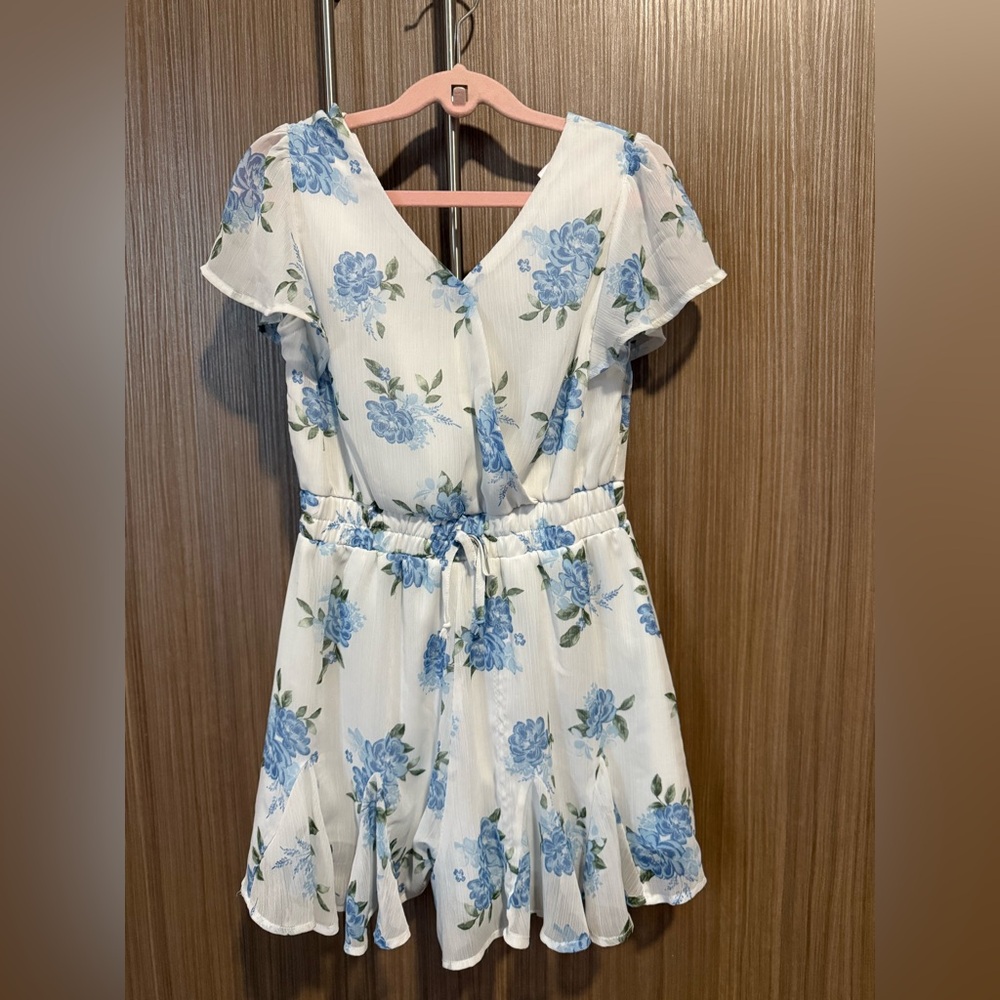 Franki by Francesca’s Floral Blue and White Kids Romper Size M